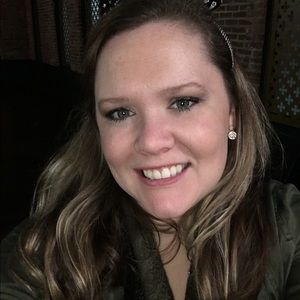 Meet your Posher, Desiree